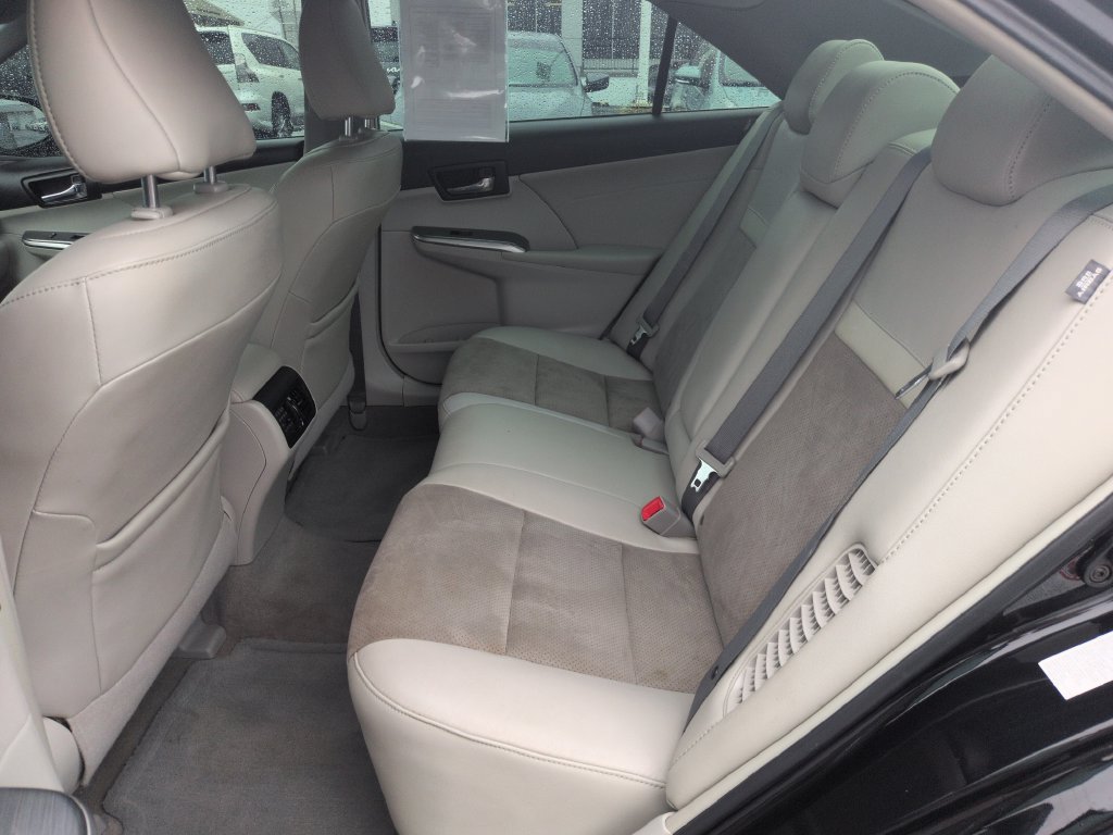 Used 2014 Toyota Camry XLE w/ Leather Package FWD image 26