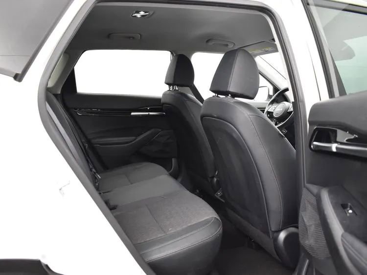 Used 2025 Kia Seltos S FWD image 18