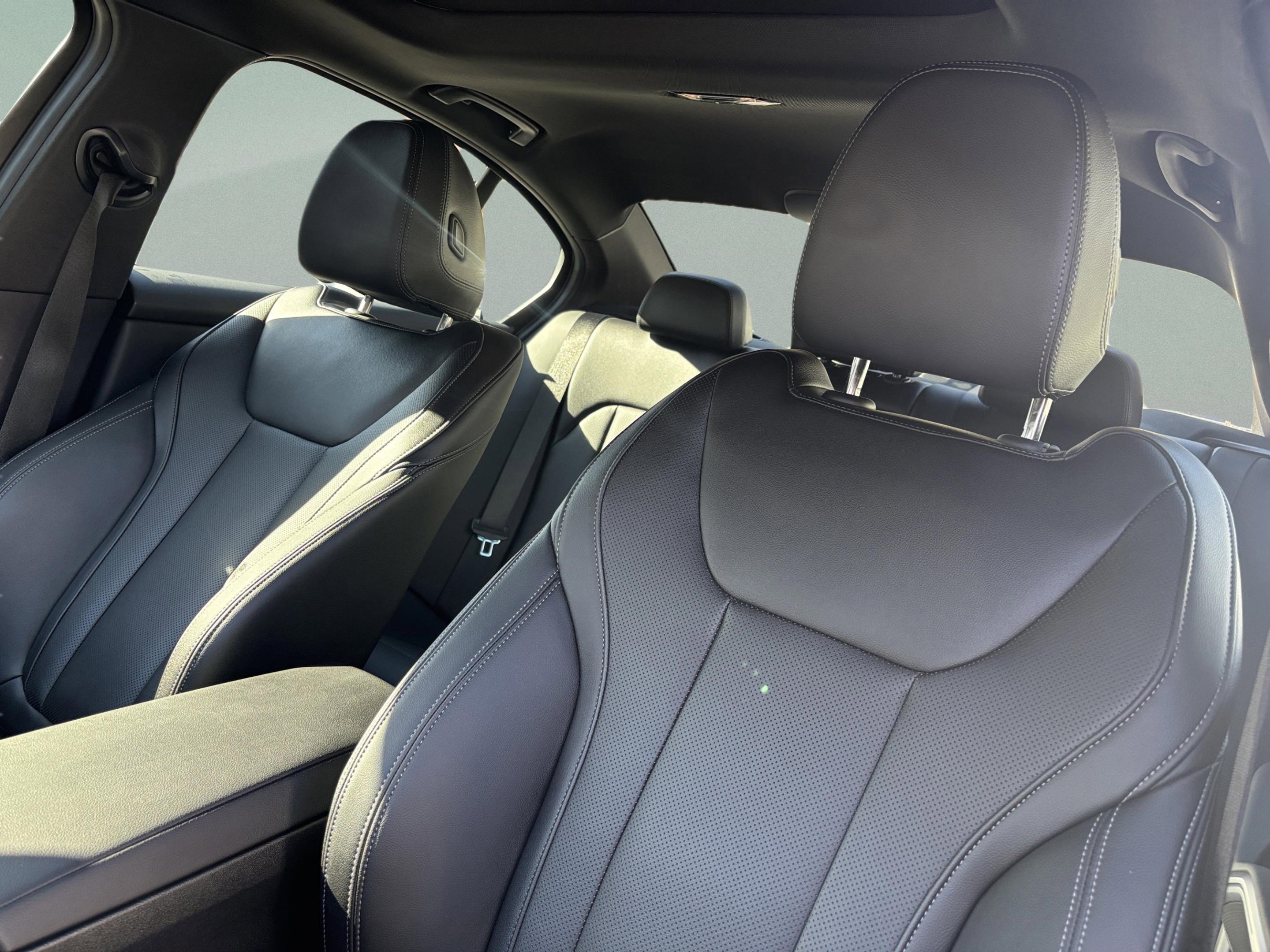 Used 2023 BMW 330i Sedan w/ M Sport Package image 21