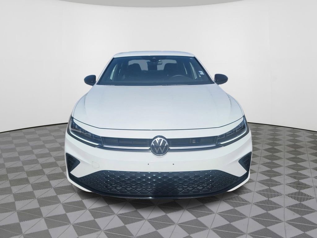 Used 2025 Volkswagen Jetta Sport FWD image 3