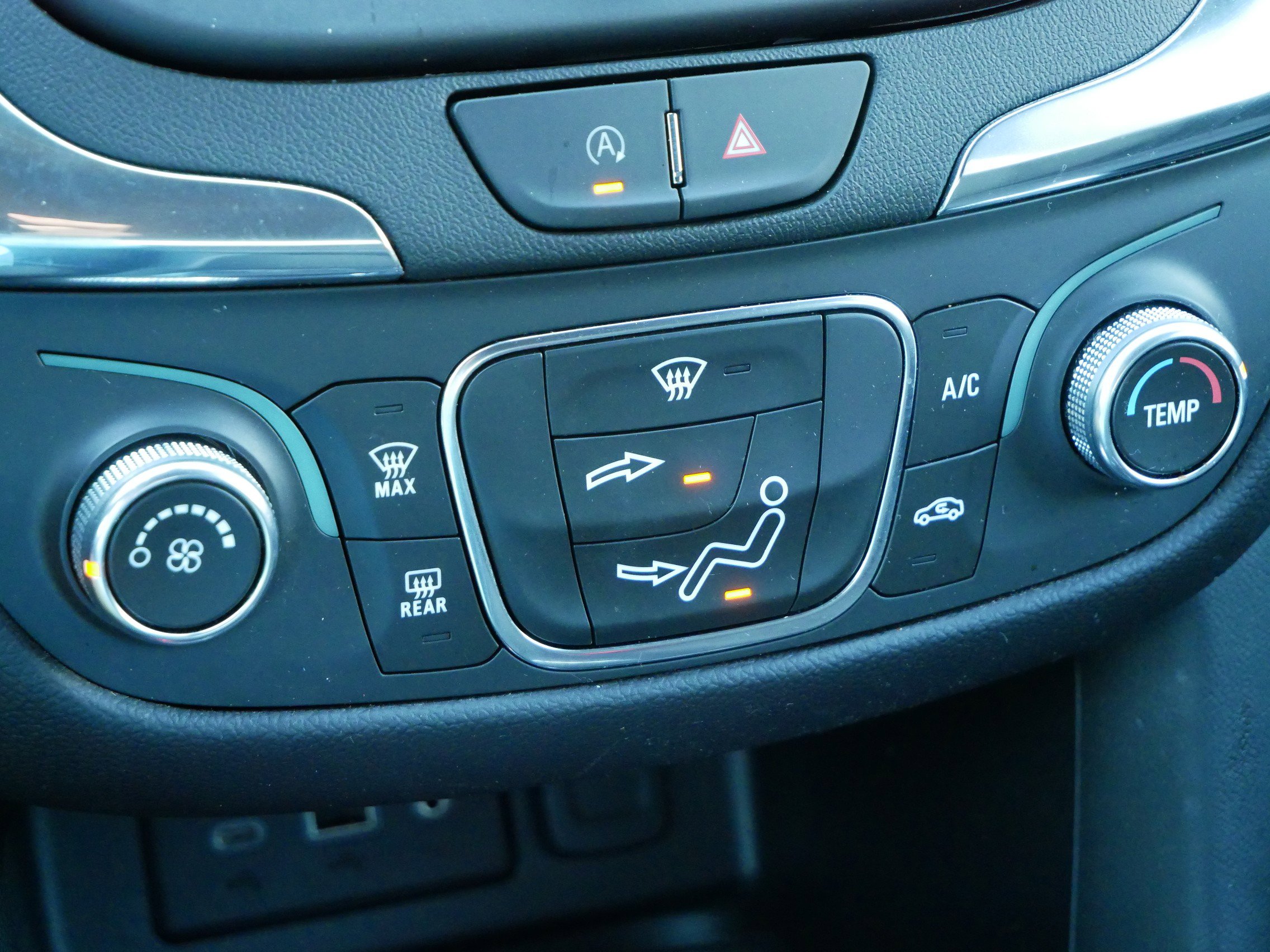 Used 2022 Chevrolet Equinox LT image 24