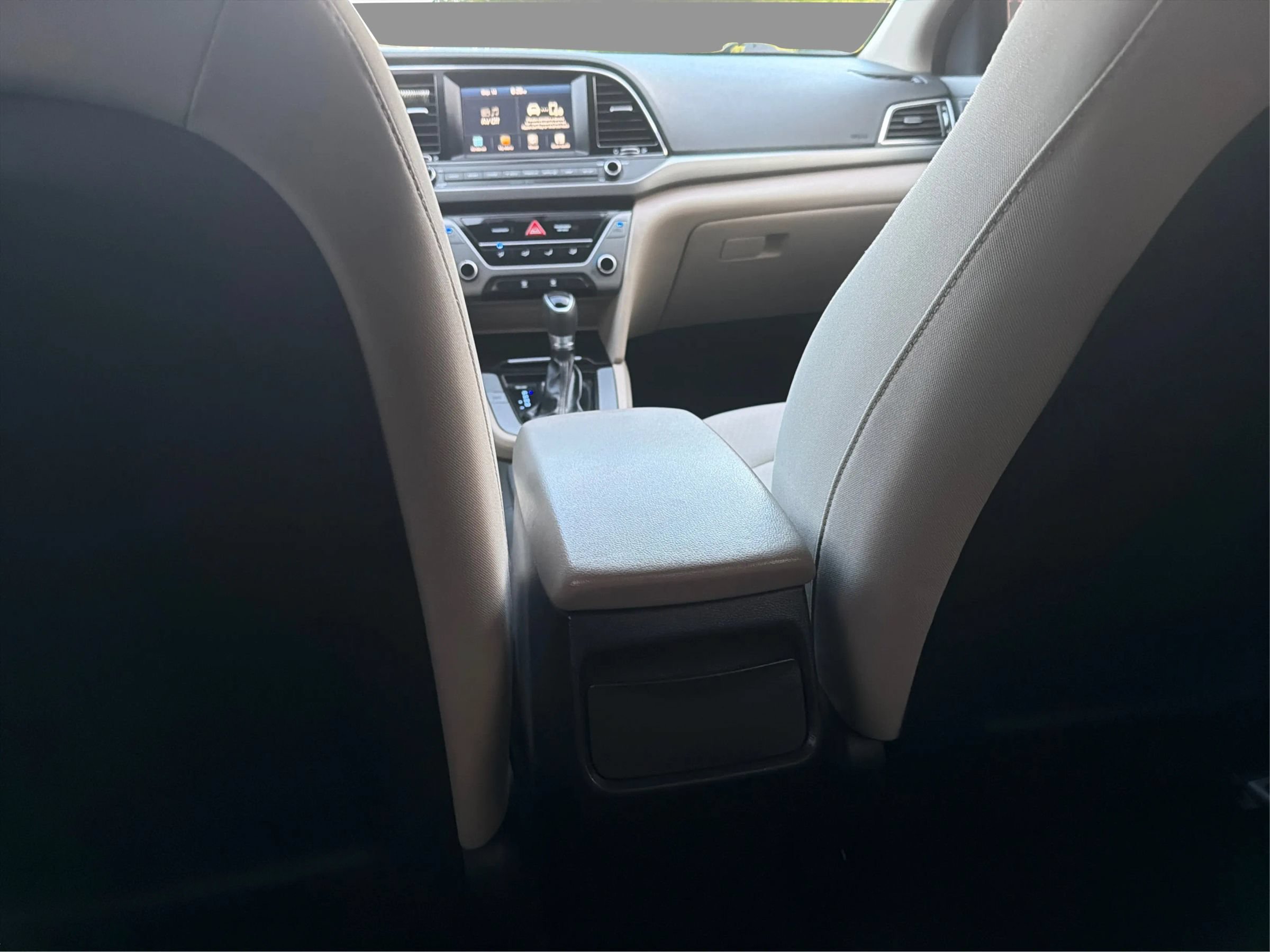 Used 2017 Hyundai Elantra SE FWD image 21