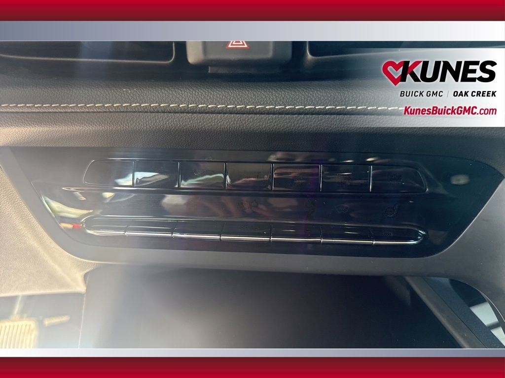 Used 2023 Buick Envision Essence image 33