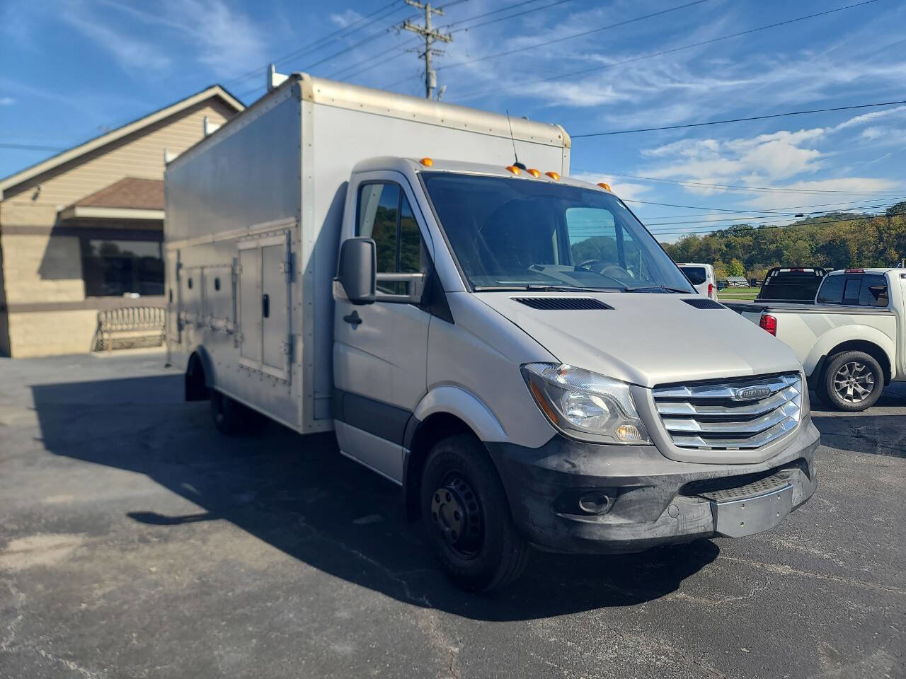Used 2015 Freightliner Sprinter 3500 image 2