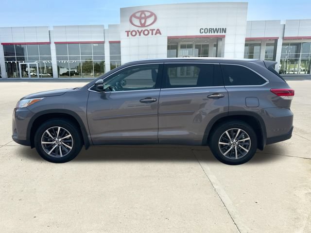 Used 2017 Toyota Highlander XLE w/ Protection Package #3 AWD/4WD image 2