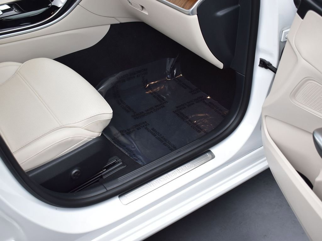 Used 2024 Mercedes-Benz C 300 Sedan image 14