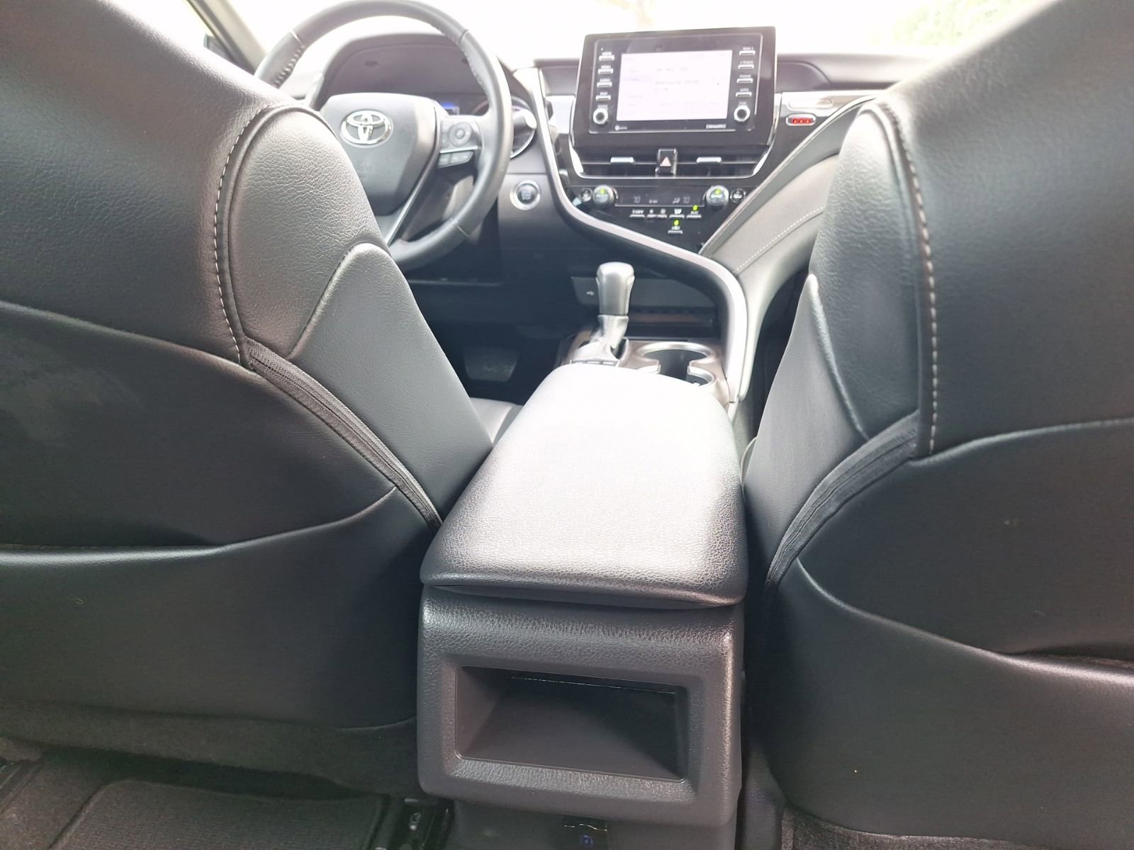 Used 2023 Toyota Camry SE w/ Convenience Package FWD image 30