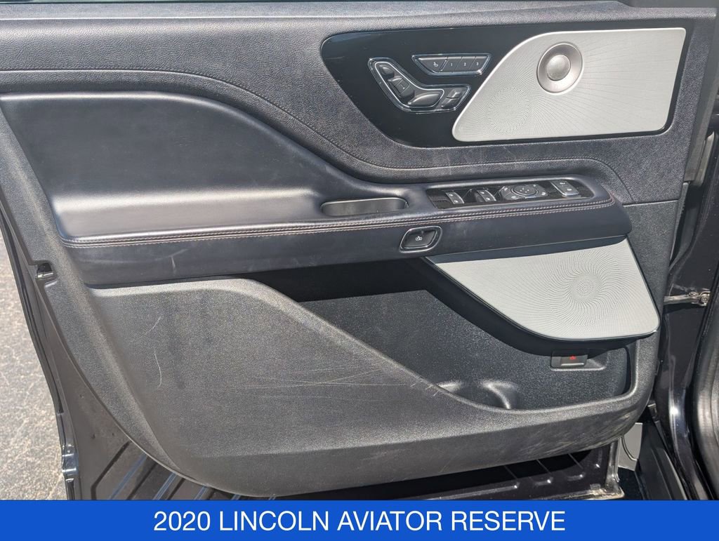 Used 2020 Lincoln Aviator Reserve w/ Equipment Group 202A image 9