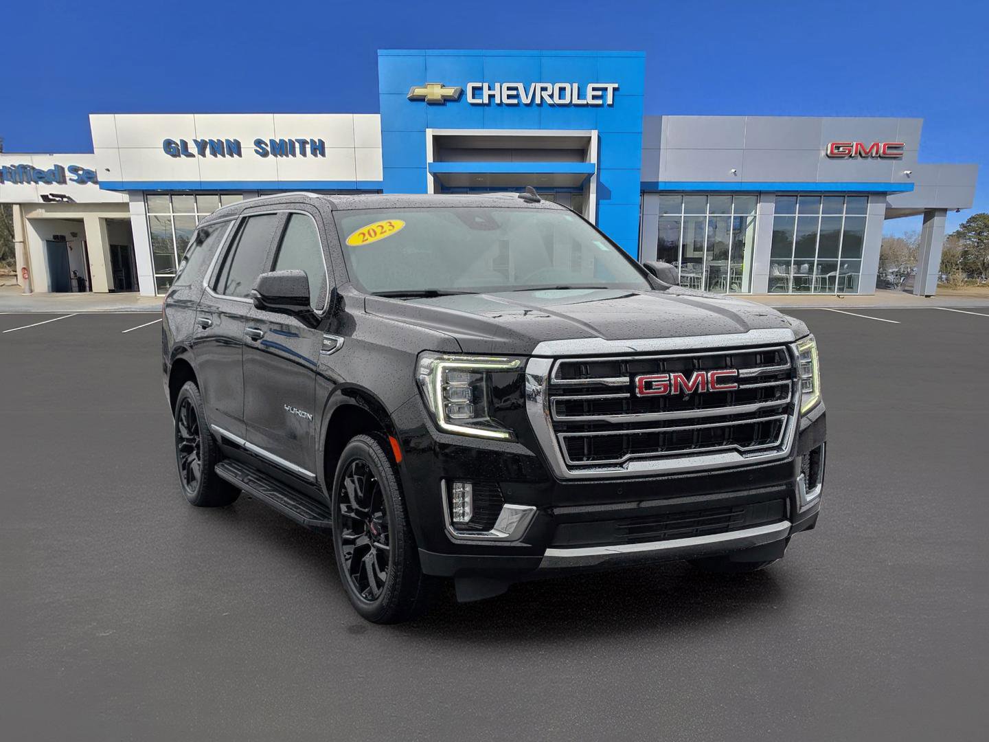 Certified 2023 GMC Yukon SLT w/ SLT Luxury Package image 3
