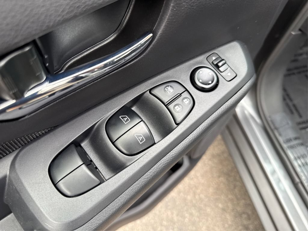 Used 2024 Nissan Kicks SV FWD image 32