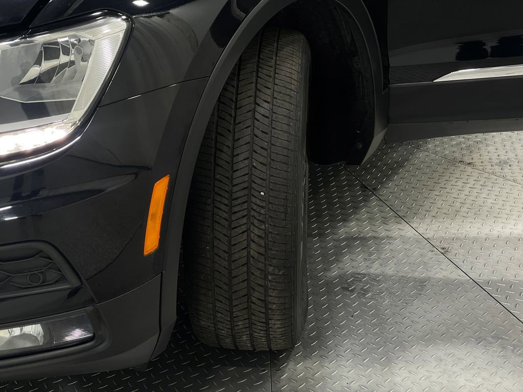 Used 2019 Volkswagen Tiguan SEL image 37