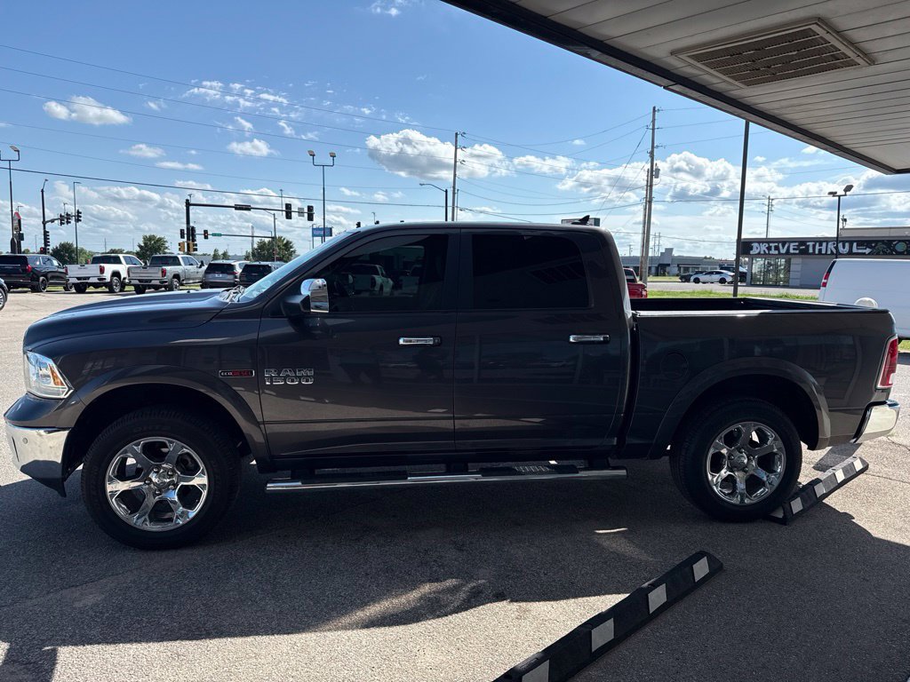Used 2017 RAM 1500 Laramie w/ Convenience Group AWD/4WD image 3