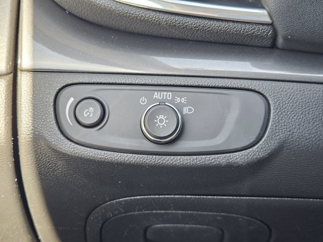 Used 2020 Buick Encore Preferred FWD image 21