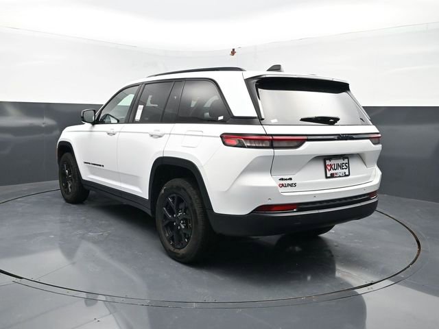 Used 2025 Jeep Grand Cherokee Altitude AWD/4WD image 7