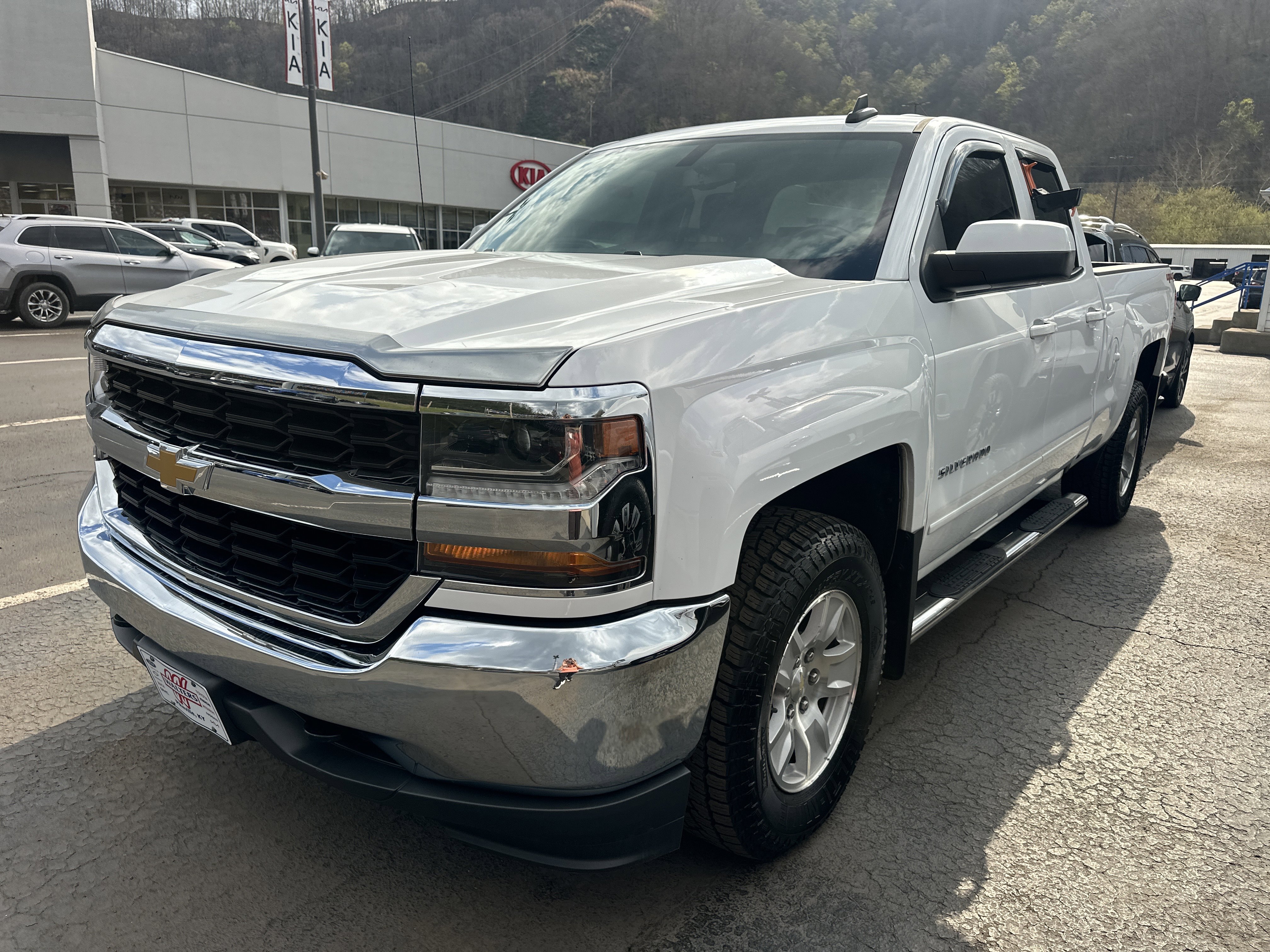 Used 2018 Chevrolet Silverado 1500 LT image 6