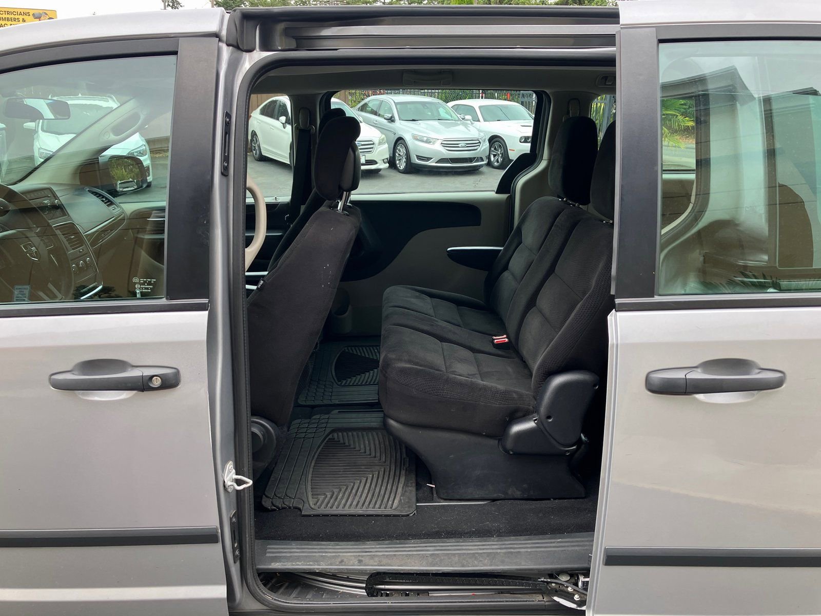 Used 2014 Dodge Grand Caravan American Value Package FWD image 15