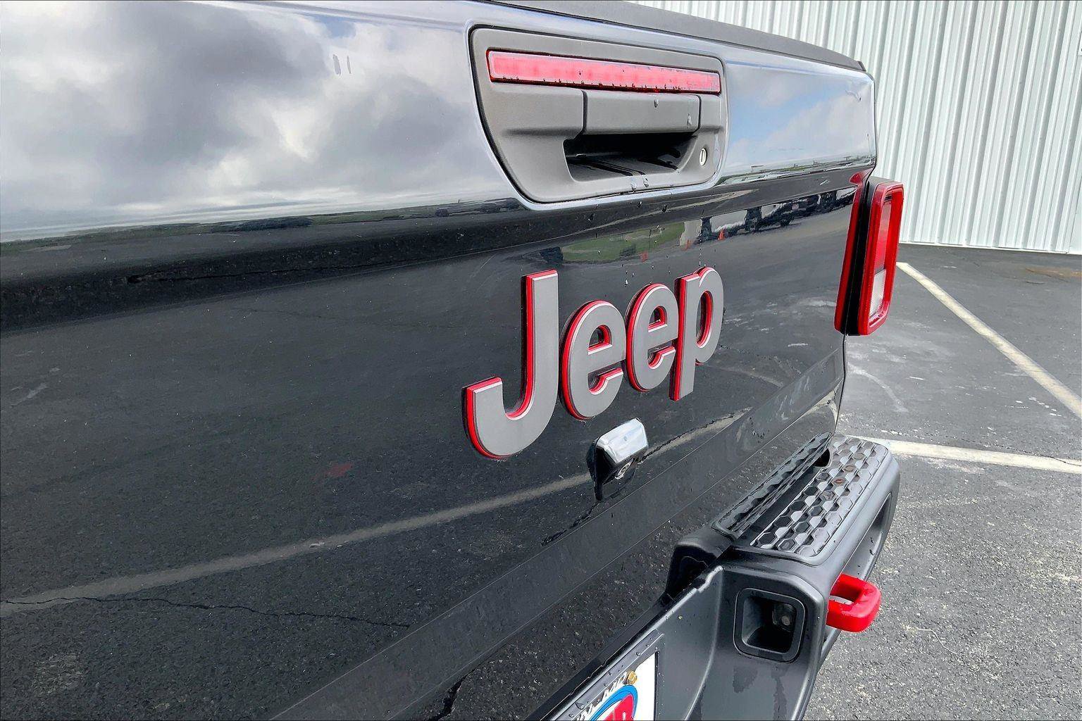 Used 2022 Jeep Gladiator Rubicon w/ Trailer Tow Package AWD/4WD image 30