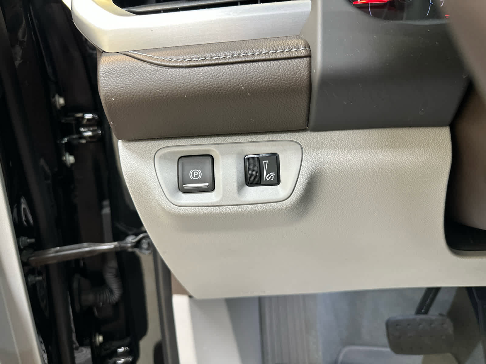 Used 2023 GMC Acadia SLT w/ Preferred Package AWD/4WD image 23