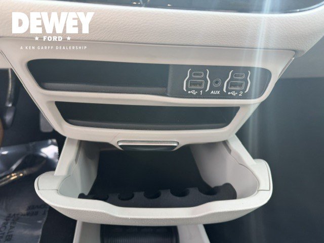 Used 2023 Chrysler Pacifica Touring-L FWD image 19