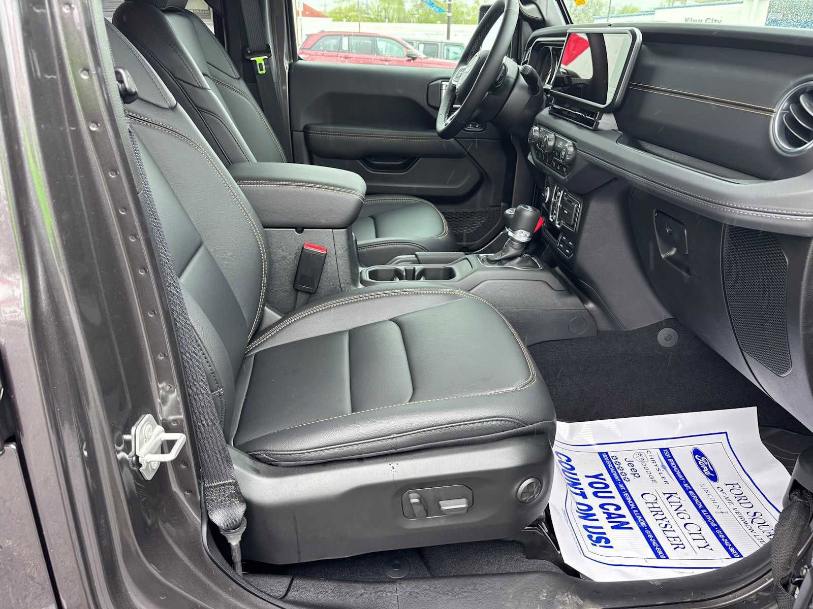 Used 2025 Jeep Wrangler Sahara image 18