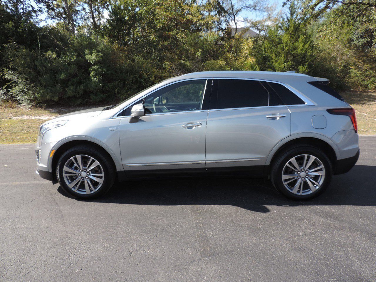 Certified 2025 Cadillac XT5 Premium Luxury image 9