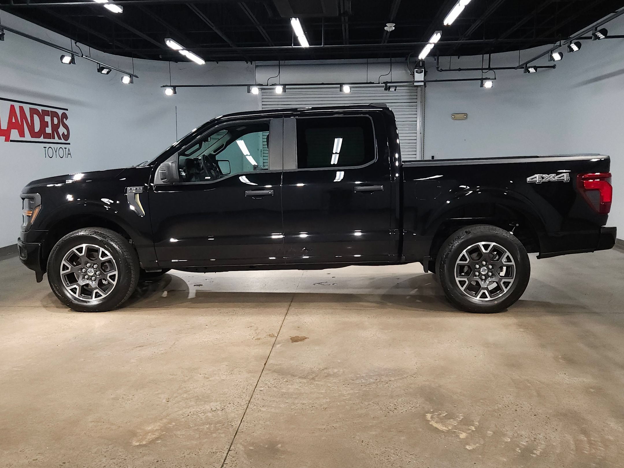 Used 2024 Ford F150 STX AWD/4WD image 4