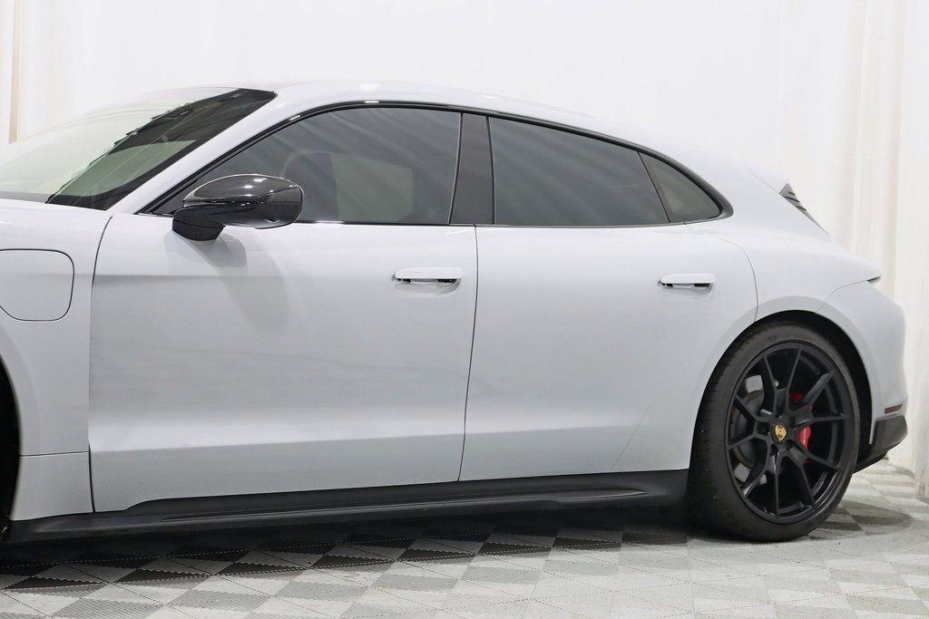 Used 2024 Porsche Taycan GTS image 4
