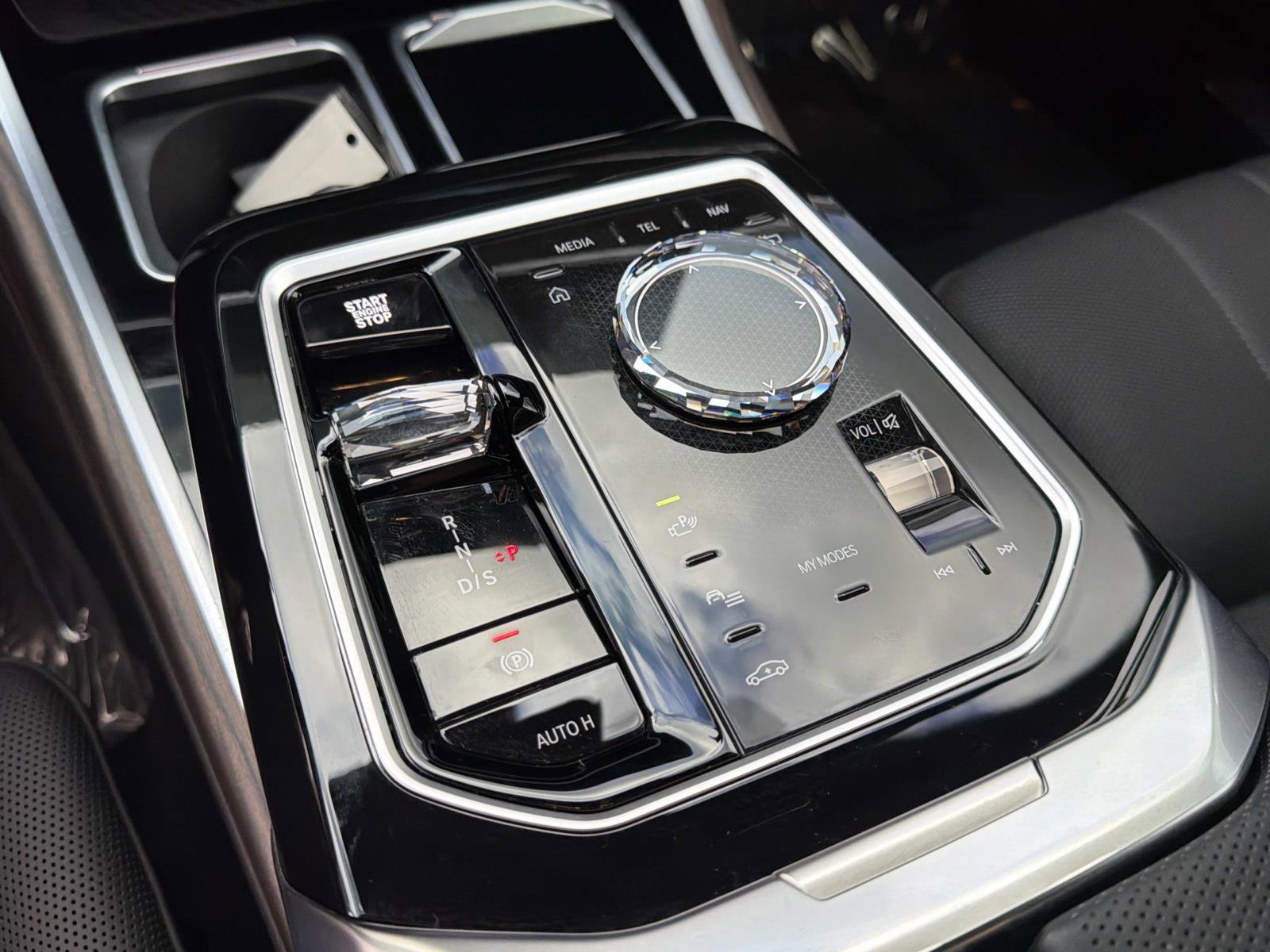 Certified 2025 BMW 760i xDrive AWD/4WD image 27