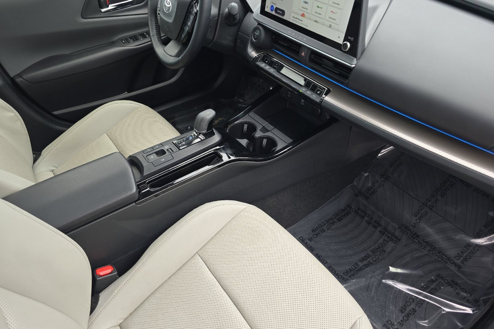 Used 2024 Toyota Prius XLE AWD/4WD image 13
