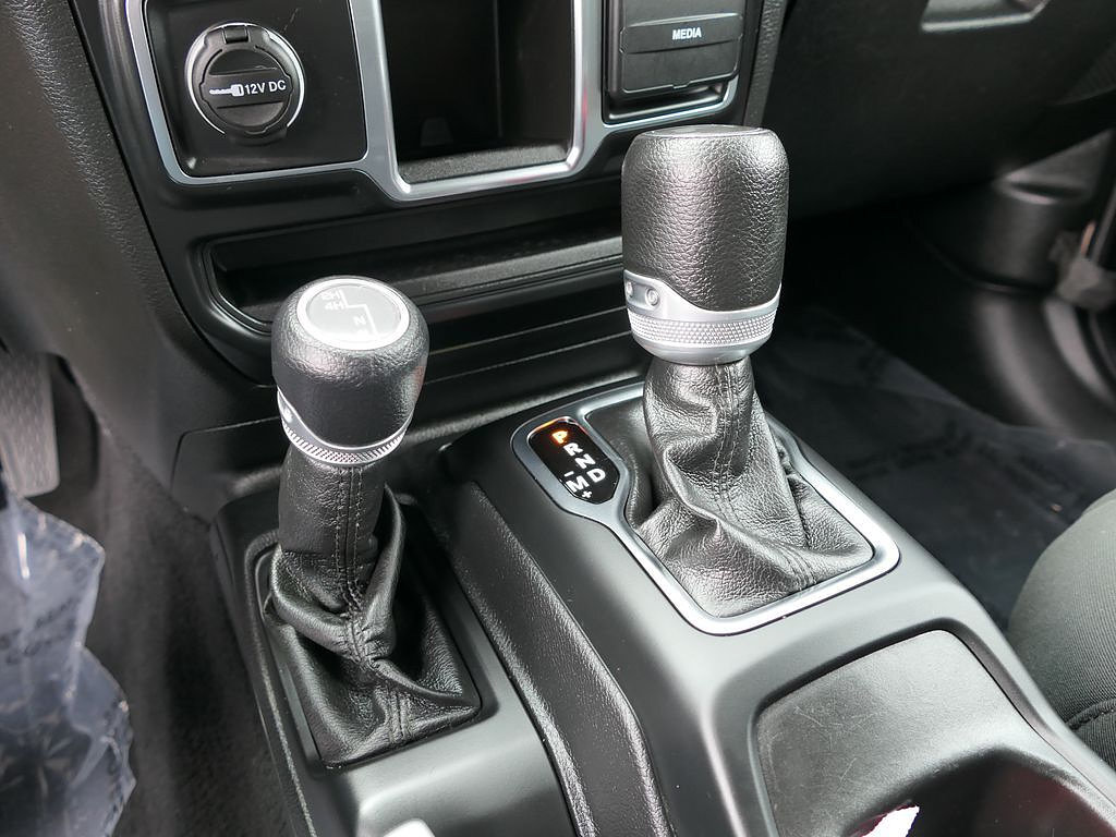Used 2021 Jeep Wrangler Unlimited Sport AWD/4WD image 21
