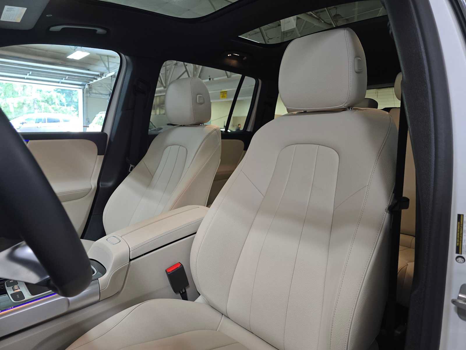 Certified 2026 Mercedes-Benz GLB 250 4MATIC image 21