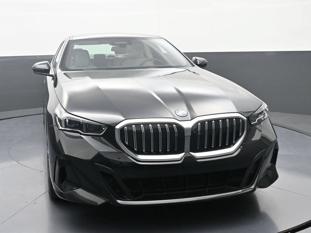 New 2026 BMW 550e xDrive w/ Executive Package AWD/4WD image 2