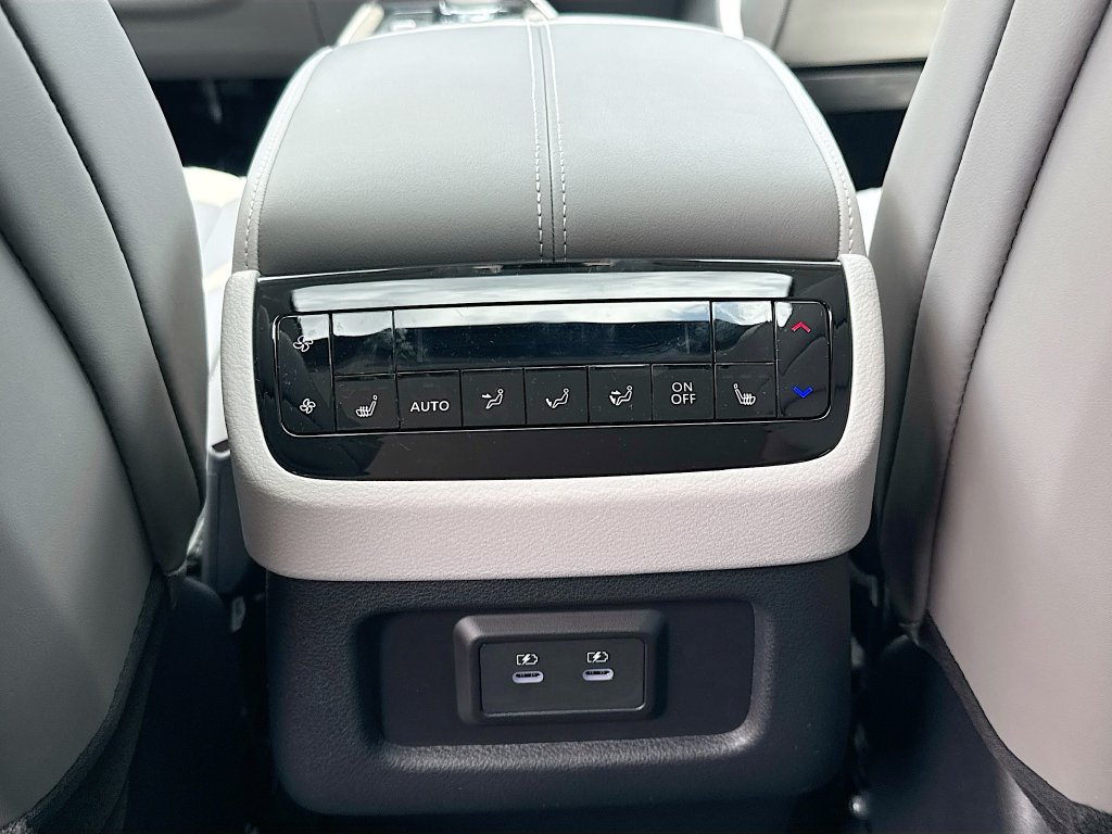 Certified 2026 INFINITI QX60 Luxe w/ Cargo Package FWD image 28