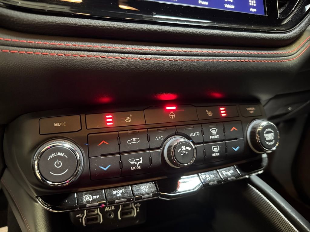 Used 2023 Dodge Durango GT image 30