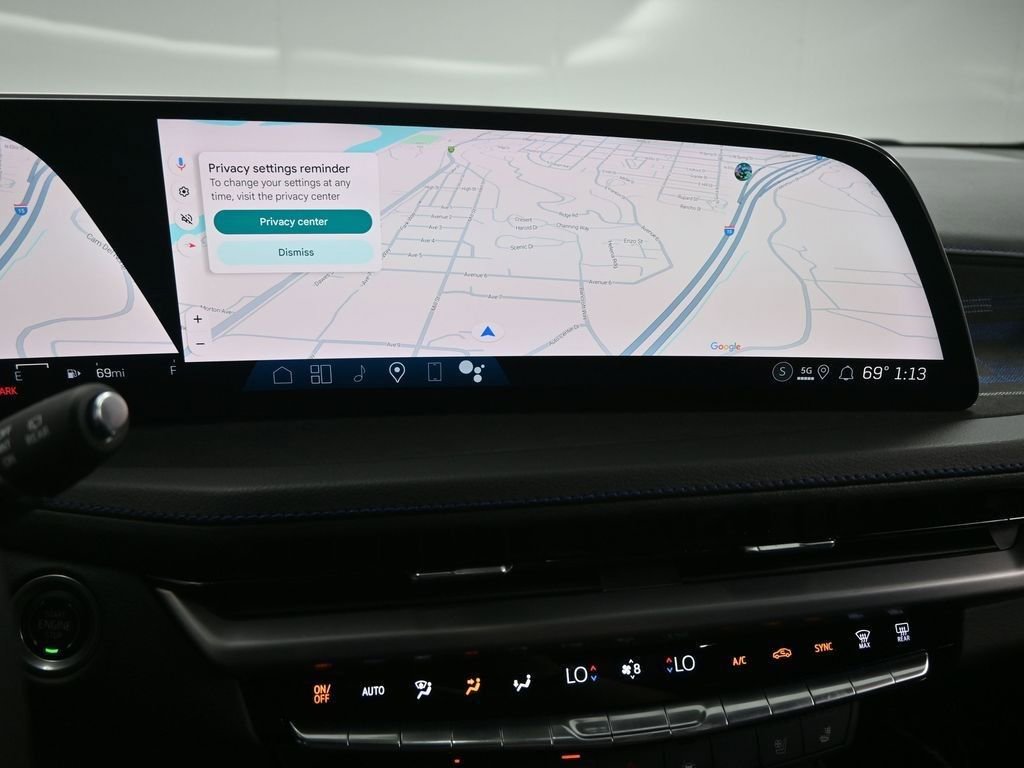 Used 2024 Cadillac XT4 Sport image 11