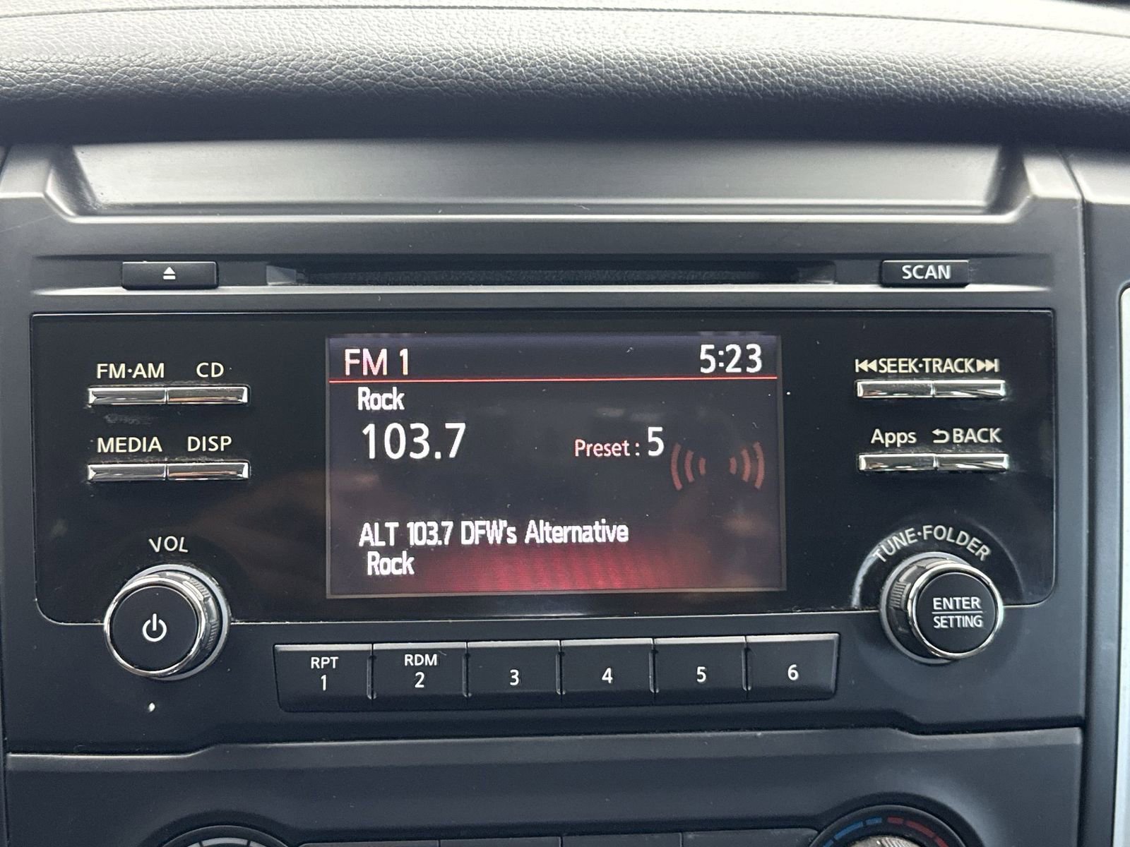 Used 2017 Nissan Titan S image 25