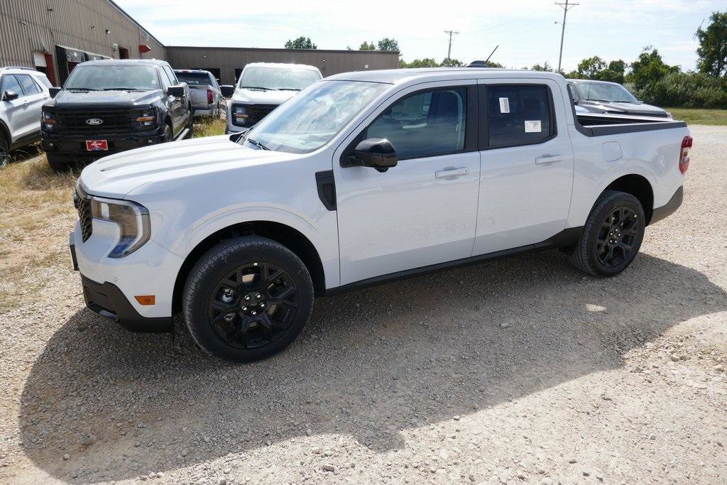 New 2025 Ford Maverick Lariat w/ Black Appearance Package image 8