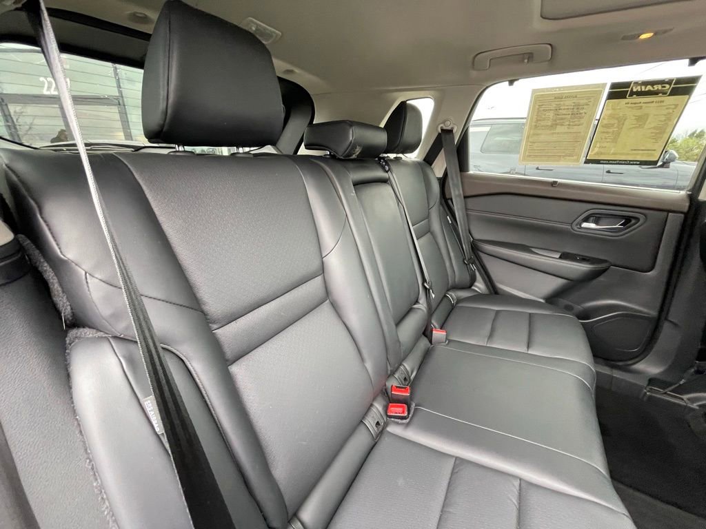 Used 2023 Nissan Rogue SV w/ SV Premium Package image 28