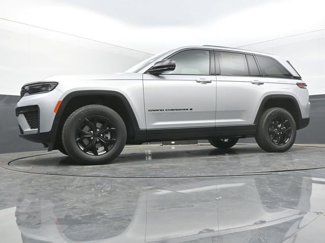 New 2026 Jeep Grand Cherokee Altitude AWD/4WD image 36