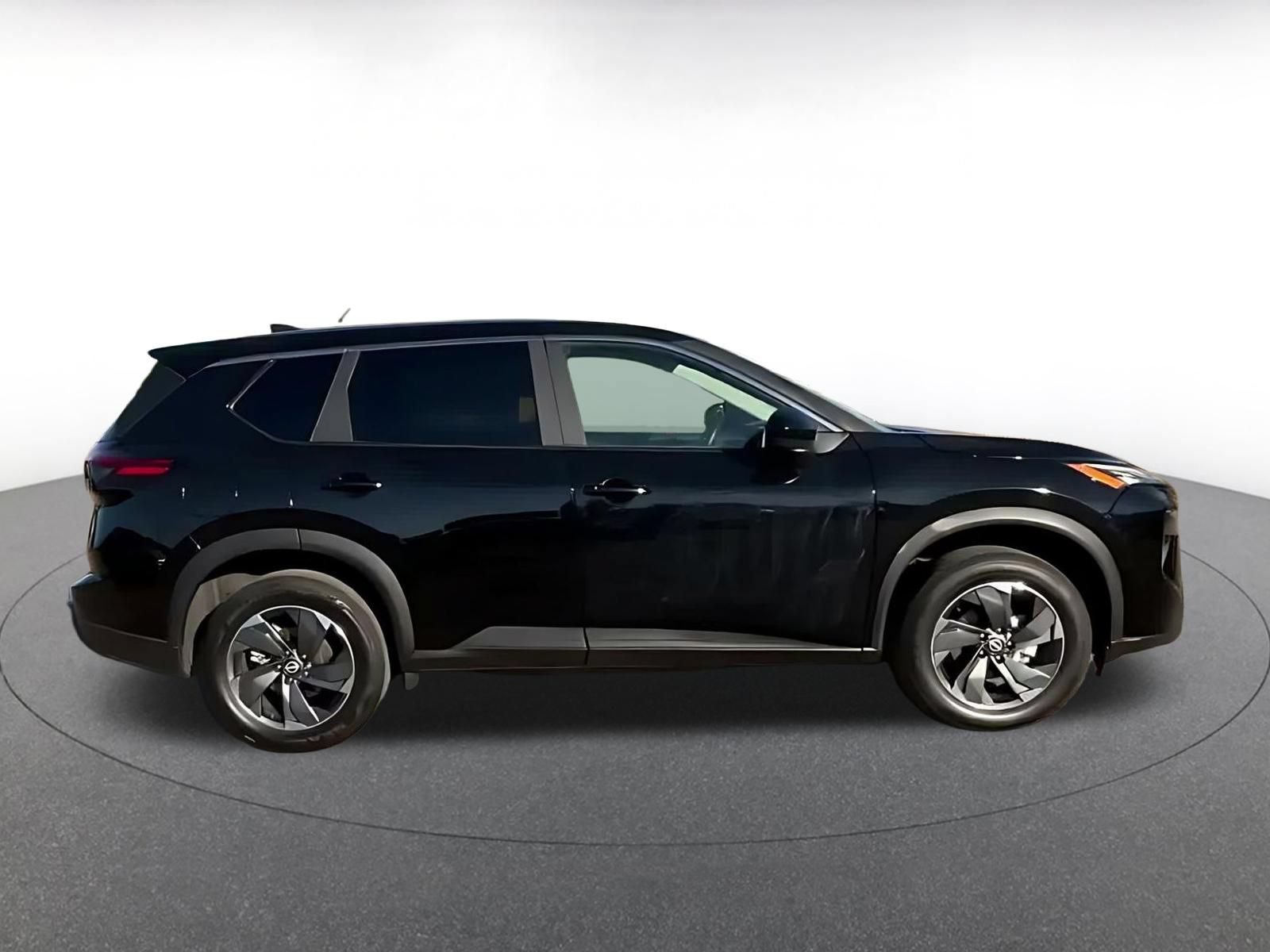 Used 2025 Nissan Rogue SV FWD image 14