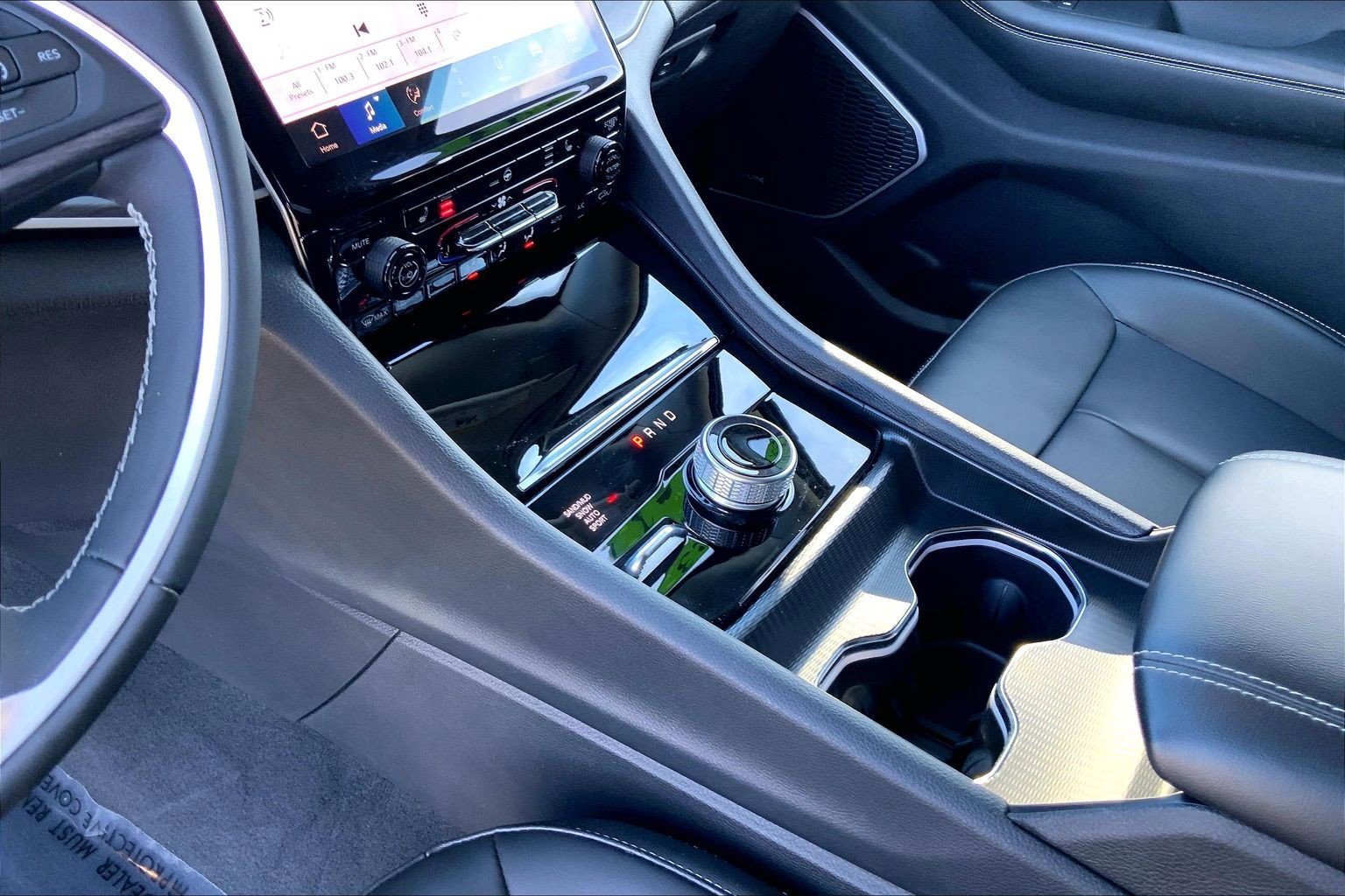 Certified 2023 Jeep Grand Cherokee L Limited w/ Trailer Tow Group (B) image 15