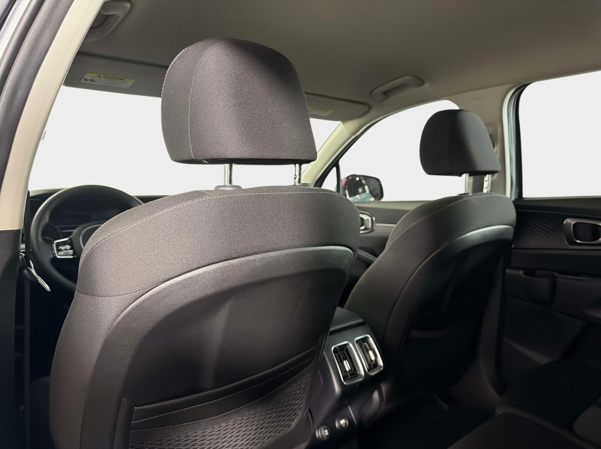 Used 2023 Kia Sorento LX FWD image 31