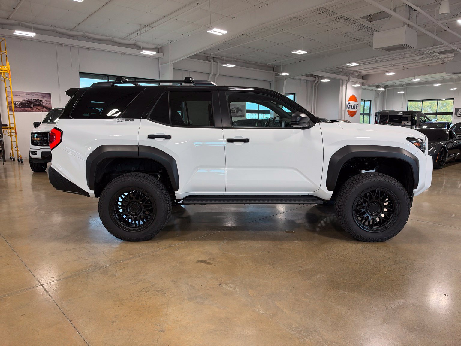 Used 2025 Toyota 4Runner SR5 AWD/4WD image 8