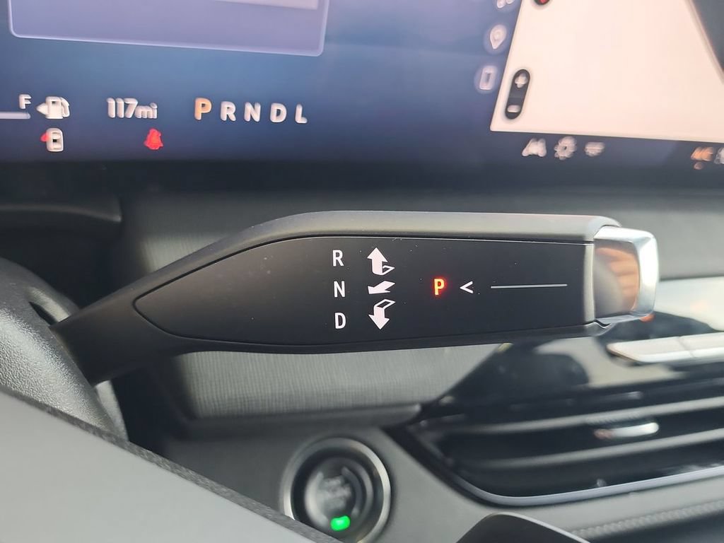 Certified 2025 Buick Enclave Preferred FWD image 16