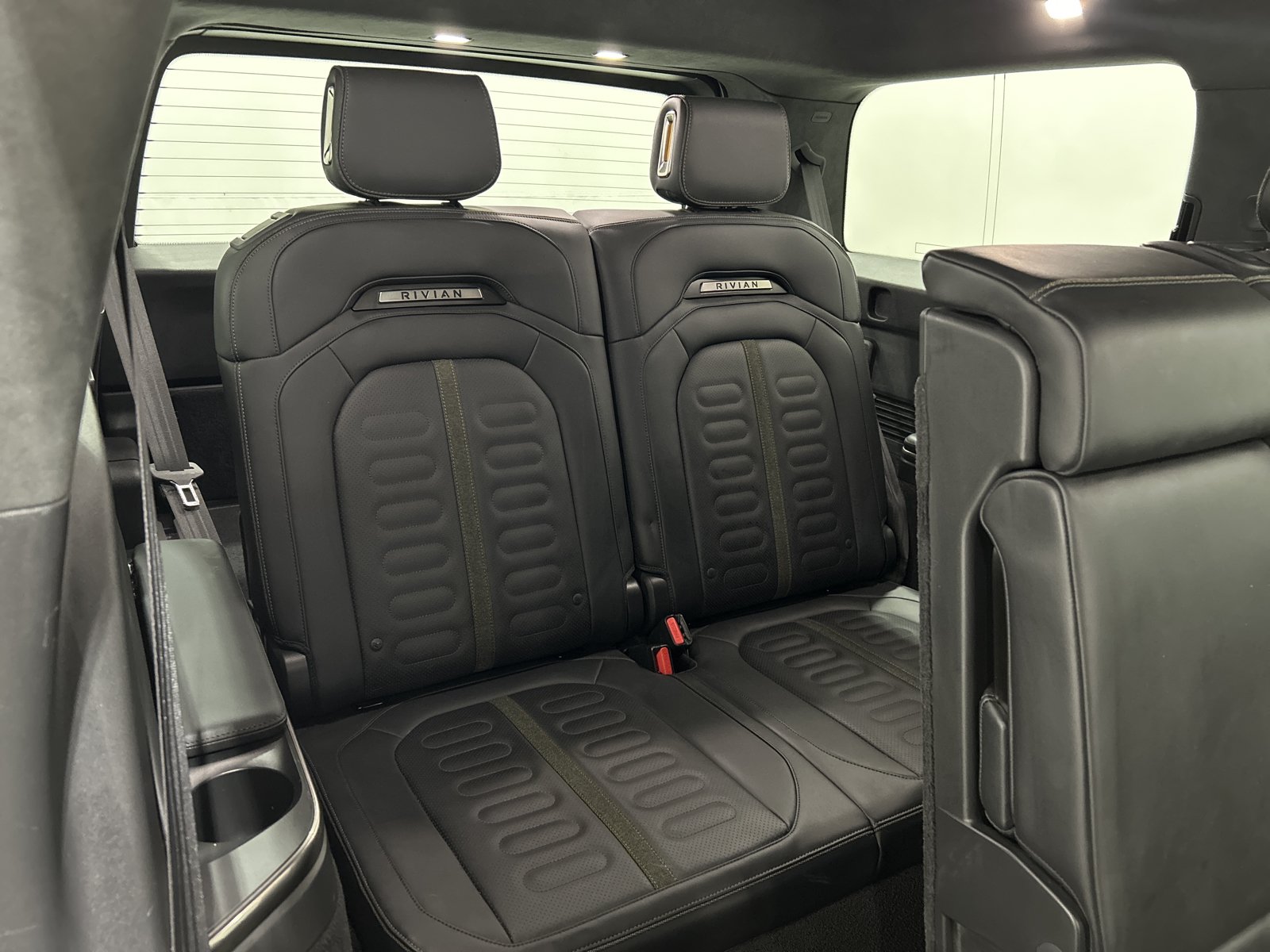 Used 2024 Rivian R1S Adventure AWD/4WD image 25