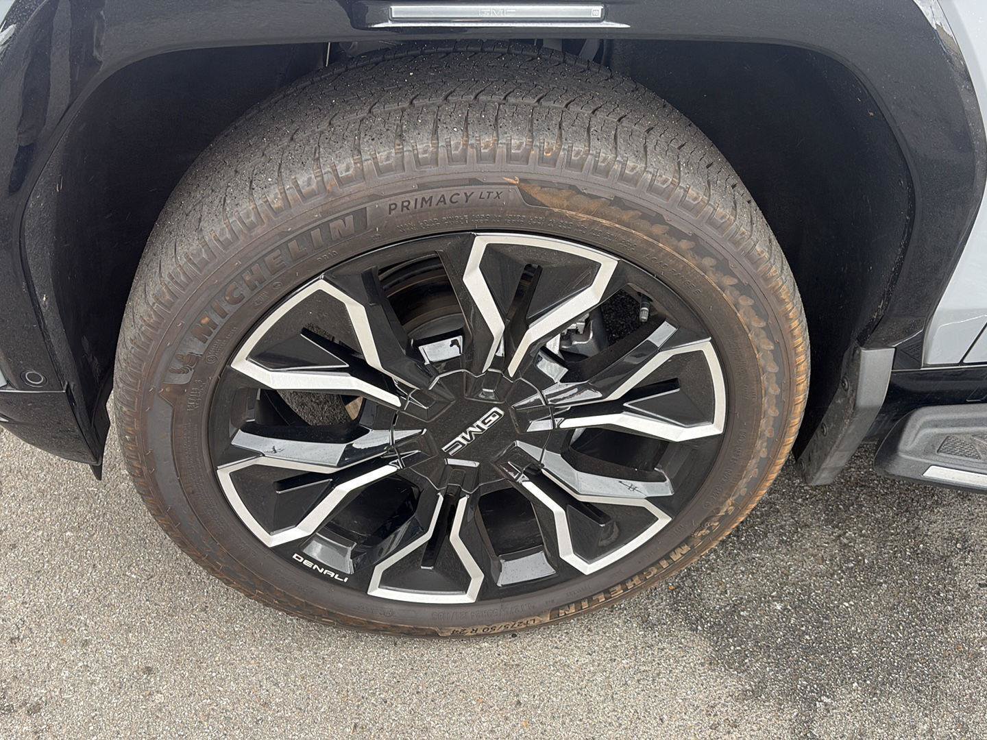 Used 2024 GMC Sierra EV Denali AWD/4WD image 16
