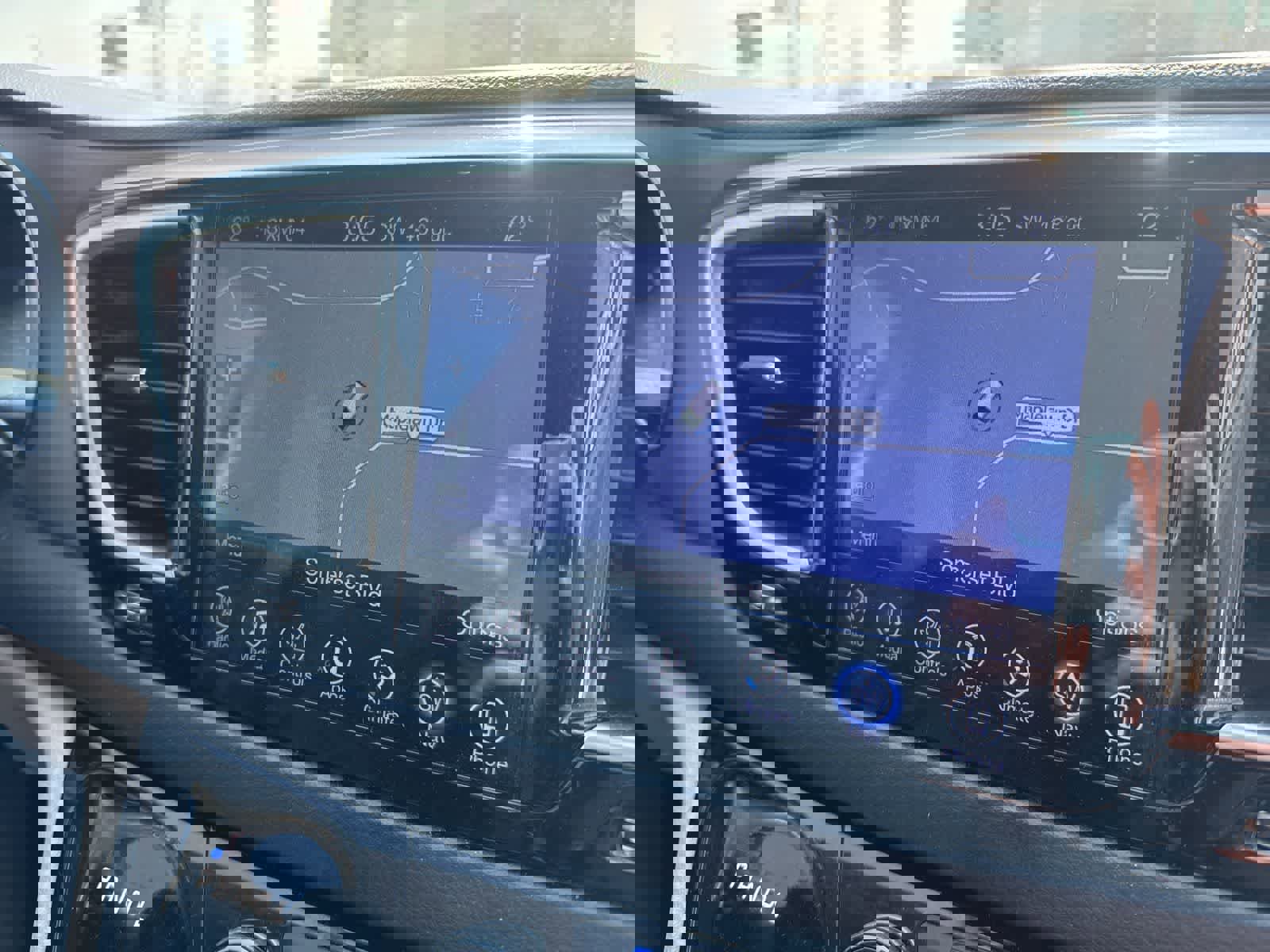 Used 2017 Chrysler Pacifica Touring-L Plus image 29