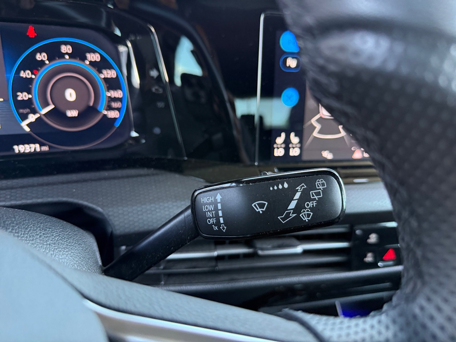 Used 2023 Volkswagen GTI Autobahn image 21