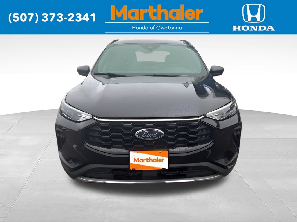 Used 2025 Ford Escape ST-Line AWD/4WD image 8