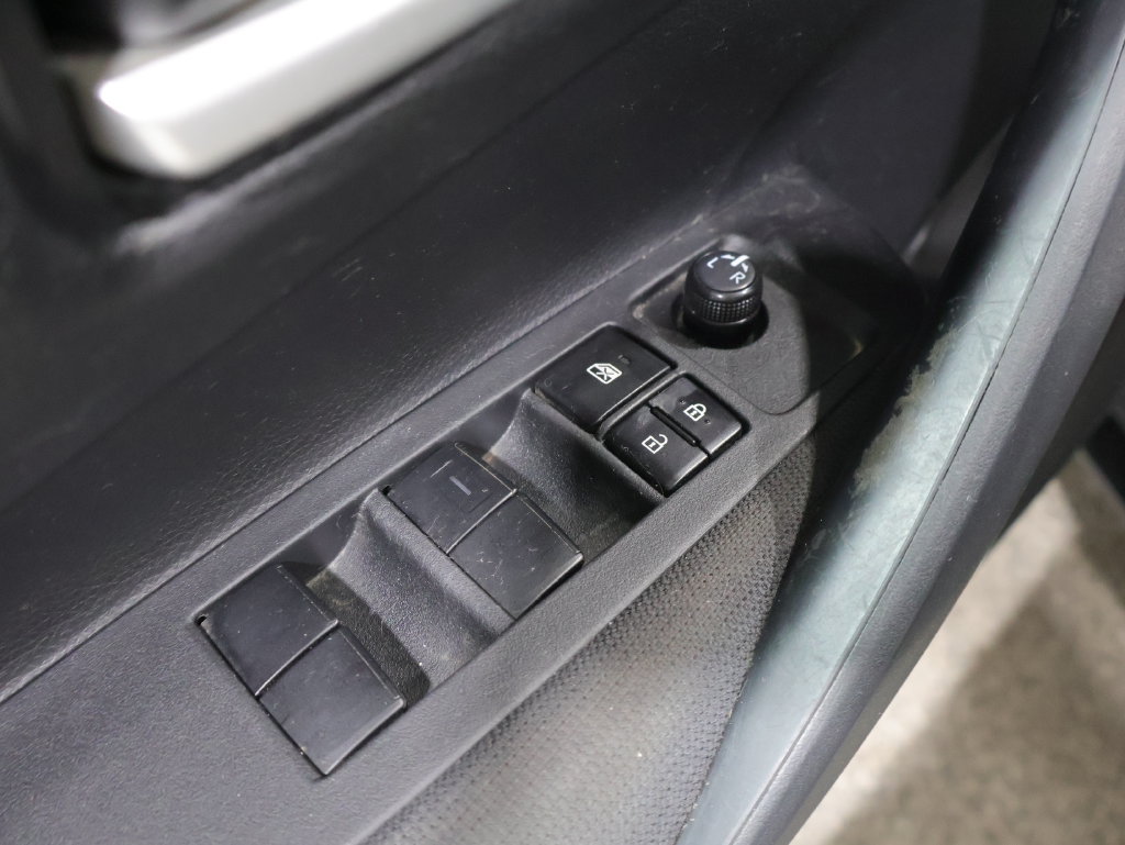 Used 2020 Toyota Corolla LE FWD image 13